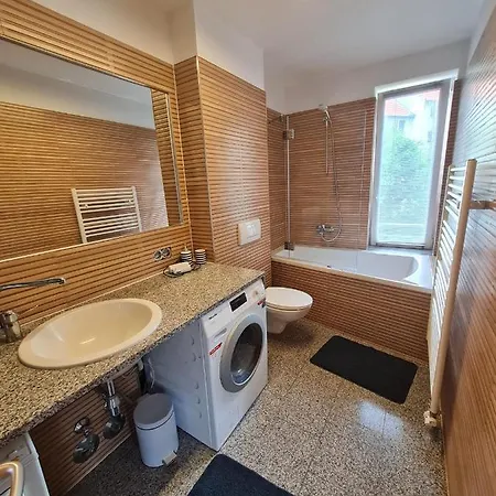 Zwischen Draegerpark Und Dem Stadtpark Apartment Lubeck