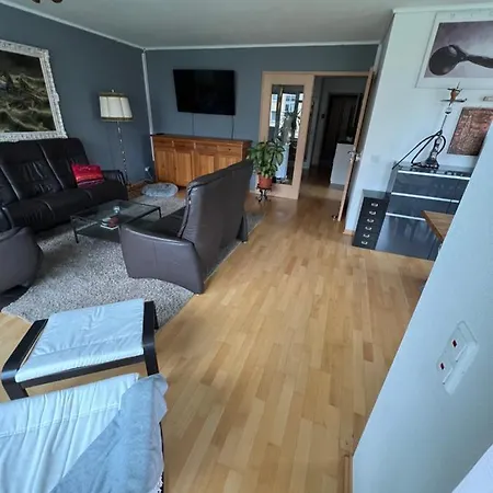 Zwischen Draegerpark Und Dem Stadtpark *